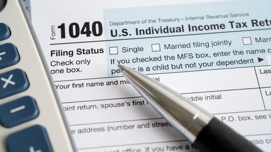 IRS tax return form 1040